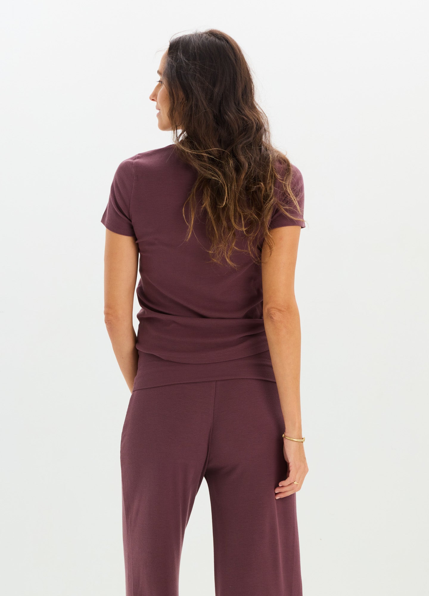 Mauve ribbed short-sleeve maternity tee with a soft, stretchy fit designed for pregnant bodies.