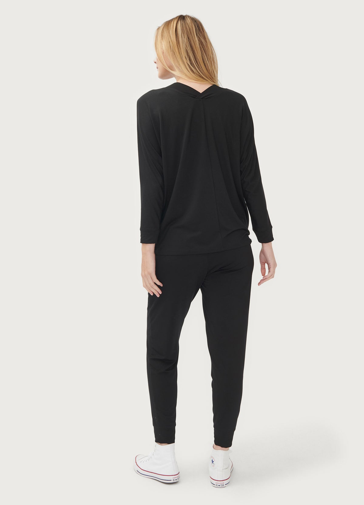 color:black